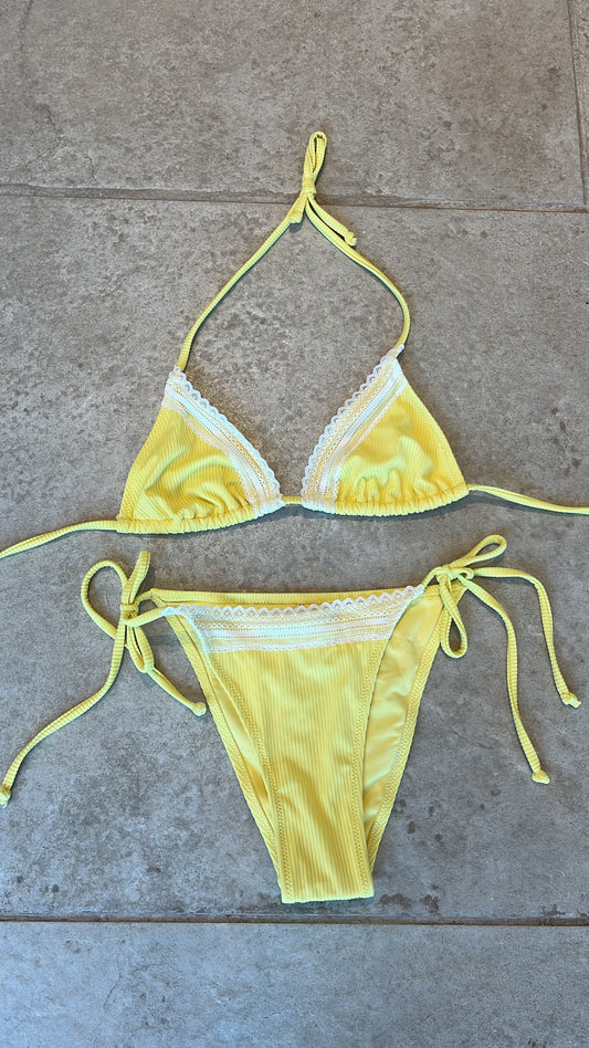 Summer Romance butter yellow